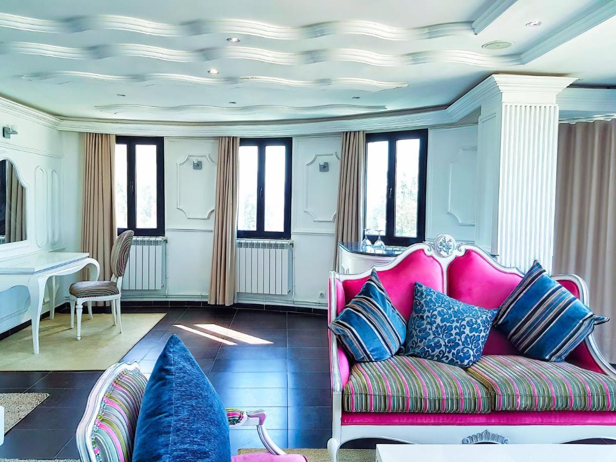 Hotel Raya Tichy Kültér fotó